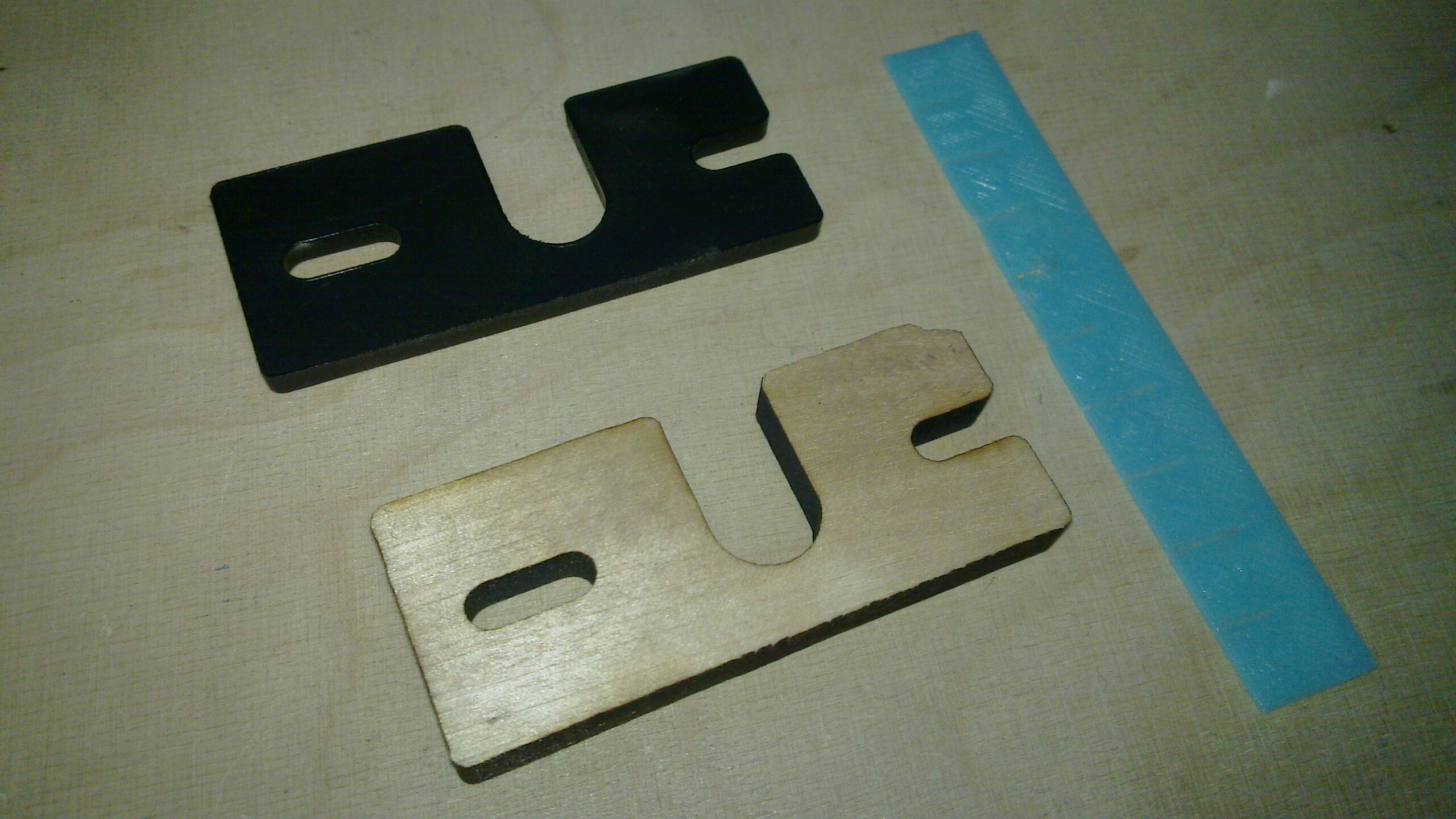 Groove mount mounting plates